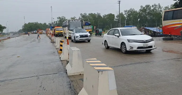 যমুনা সেতু মহাসড়কে যানজট